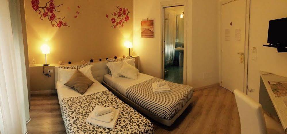 Hotel Domus Italiana Roma Esterno foto