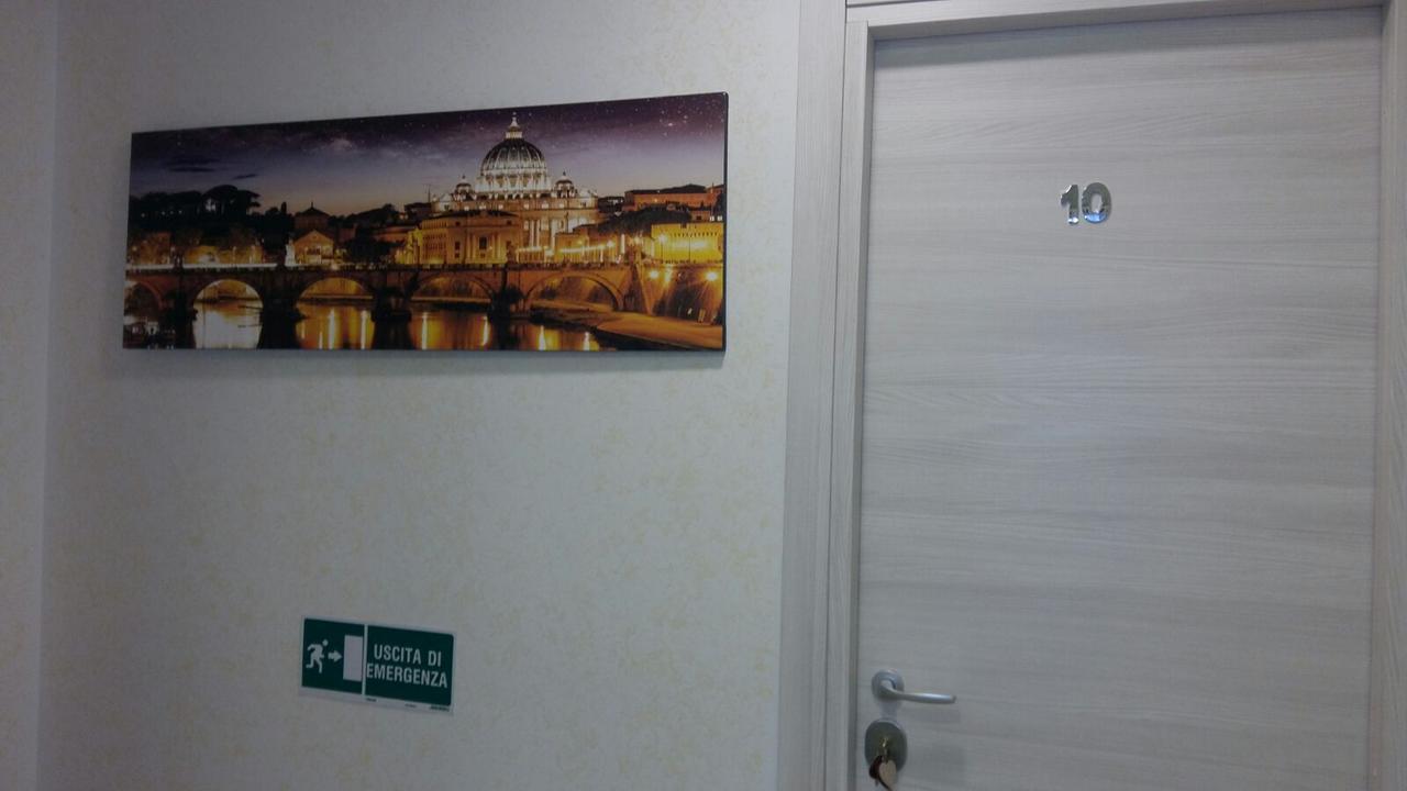 Hotel Domus Italiana Roma Esterno foto