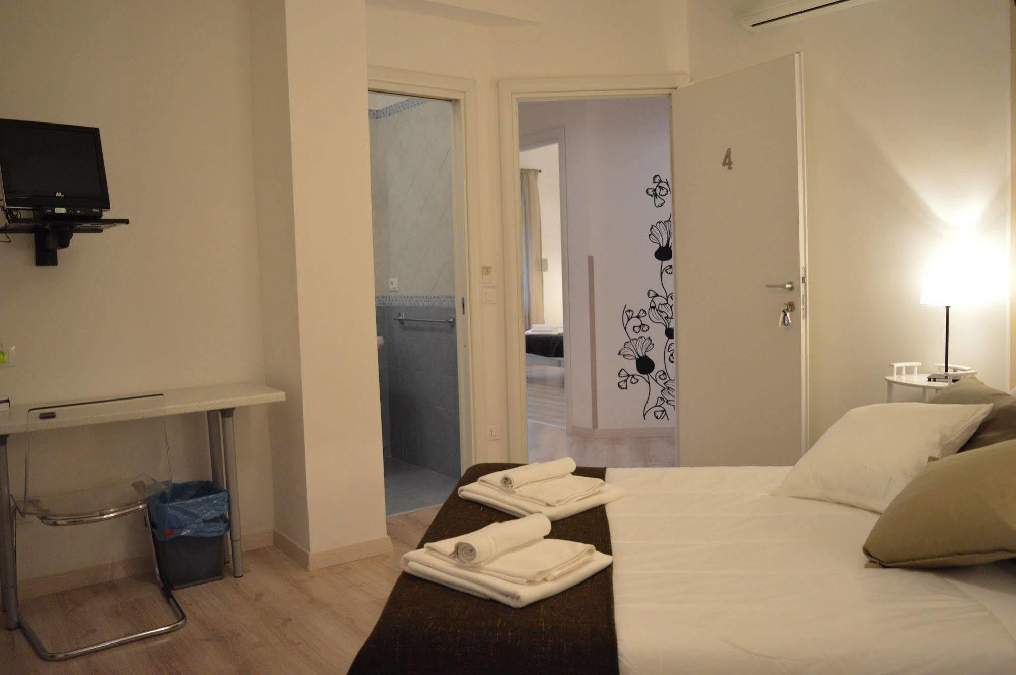 Hotel Domus Italiana Roma Esterno foto