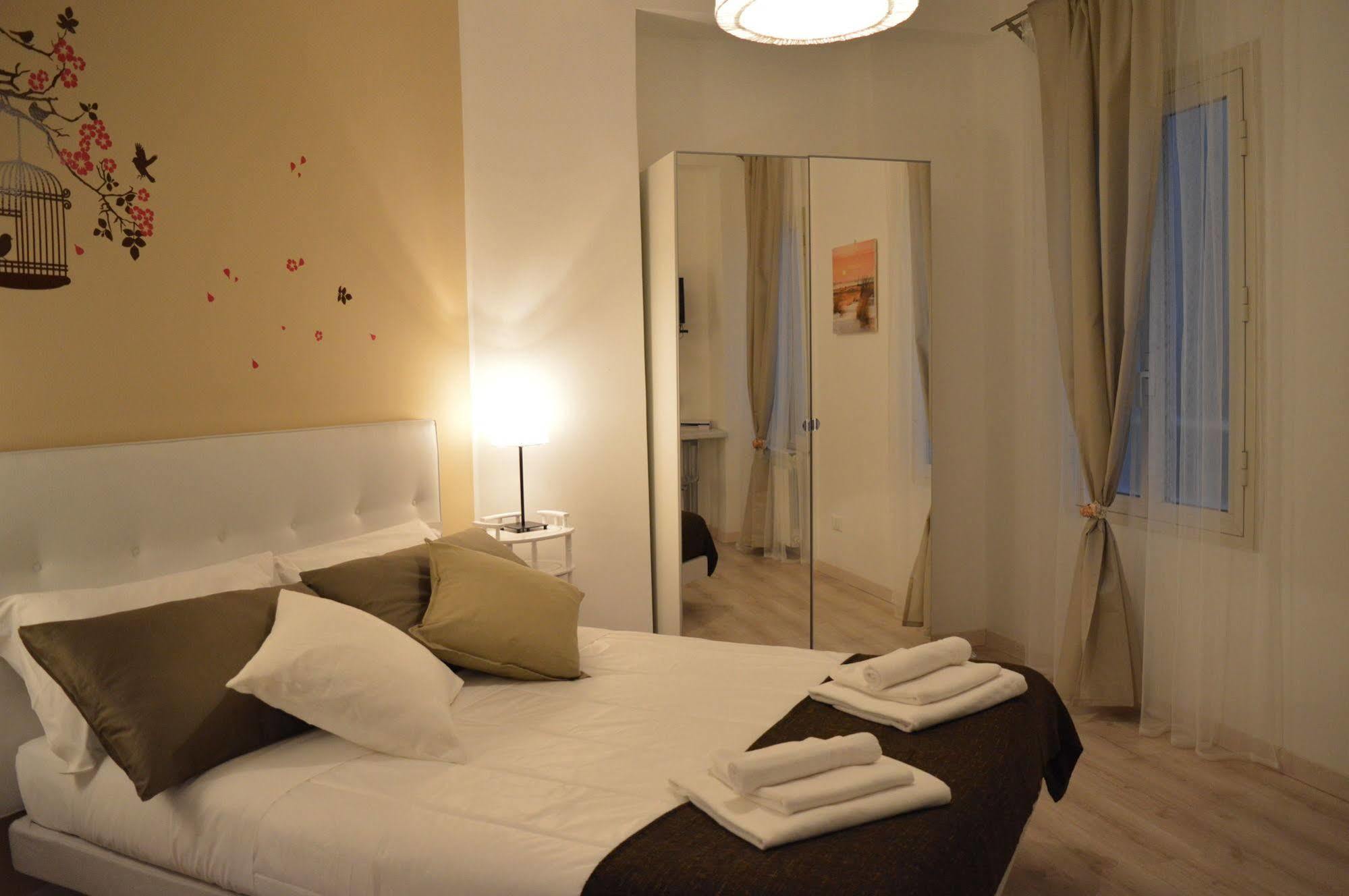 Hotel Domus Italiana Roma Esterno foto