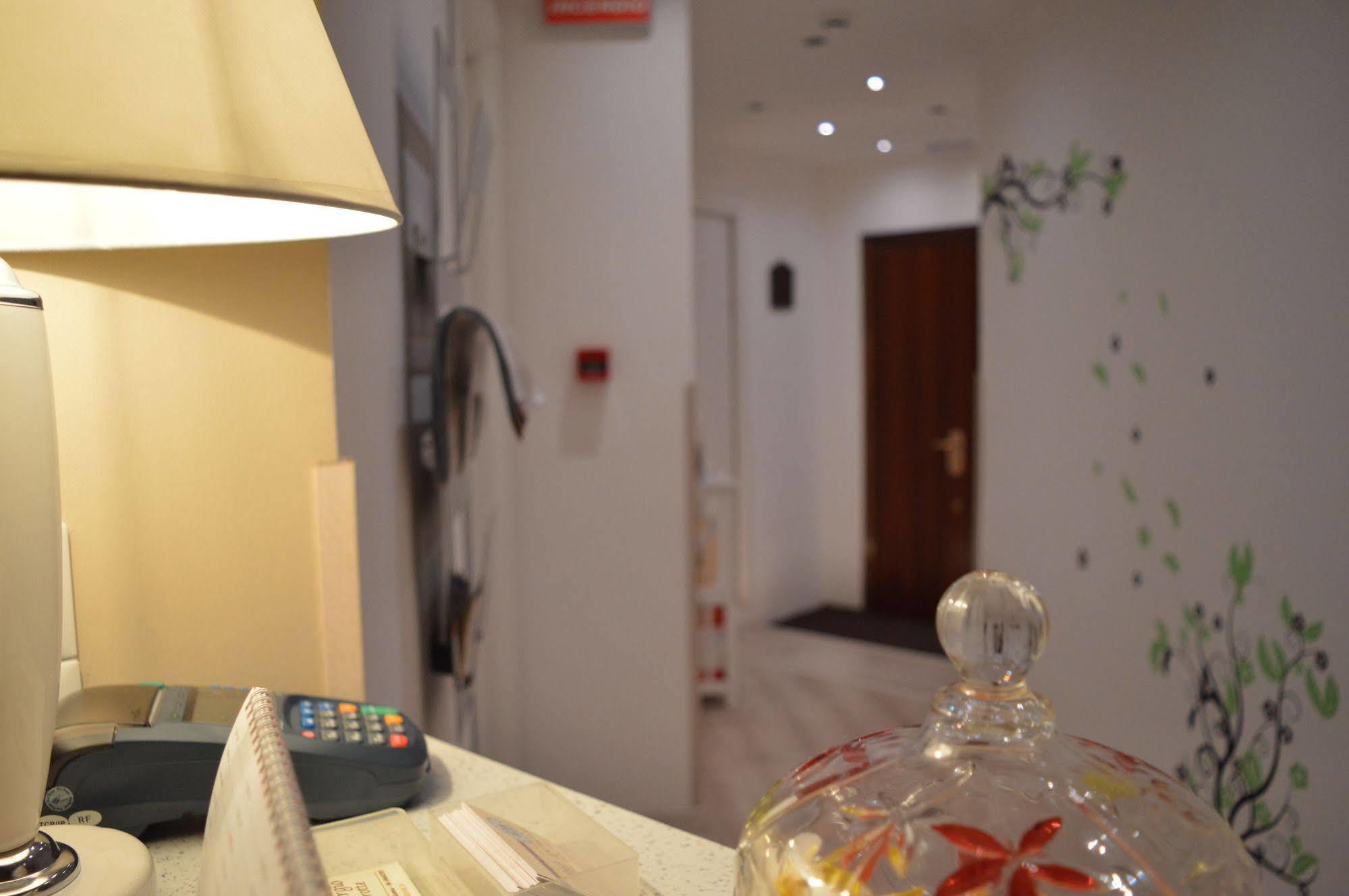 Hotel Domus Italiana Roma Esterno foto