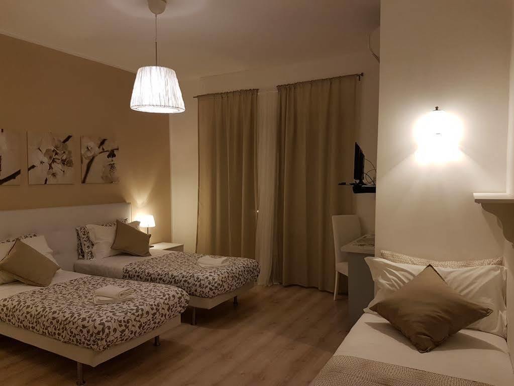 Hotel Domus Italiana Roma Esterno foto